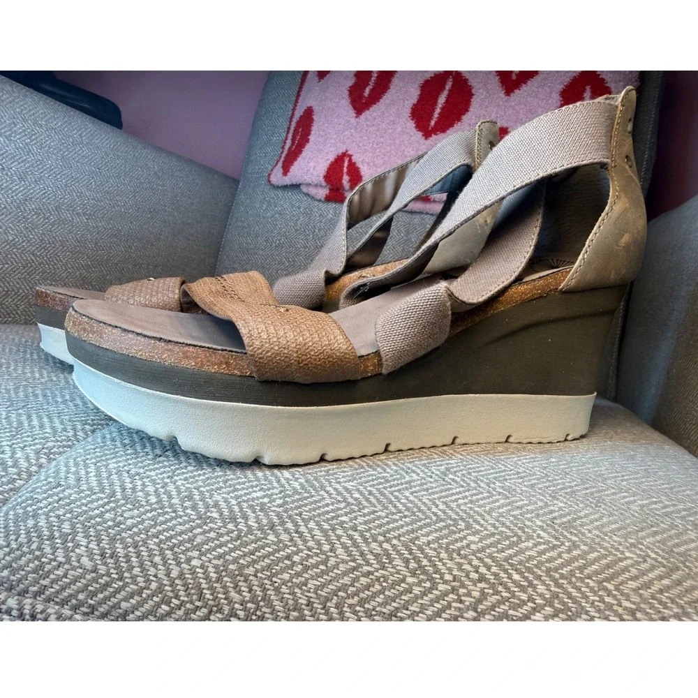 OTBT Half Moon Taupe Leather Elastic Platform Wedge Sandals Womens 10M